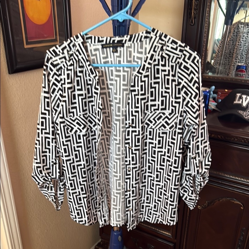 Adrienne Vittadini Black and White Graphic Boxy Blouse